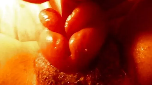 بچه های فیلم سکسی پشت صحنه شیطون روی خروس چاق بزرگ چت می کنند